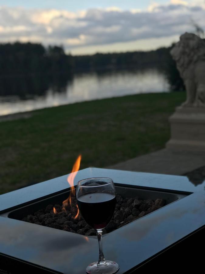 Welcome To The Lake Northwood Экстерьер фото